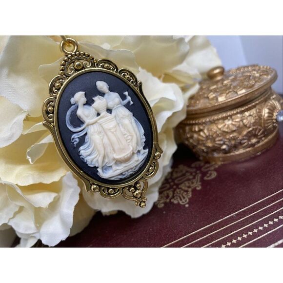 Grecian Ladies Garden Cameo Gold Statement Pendant Necklace Wedding Daughter - Picture 3 of 10